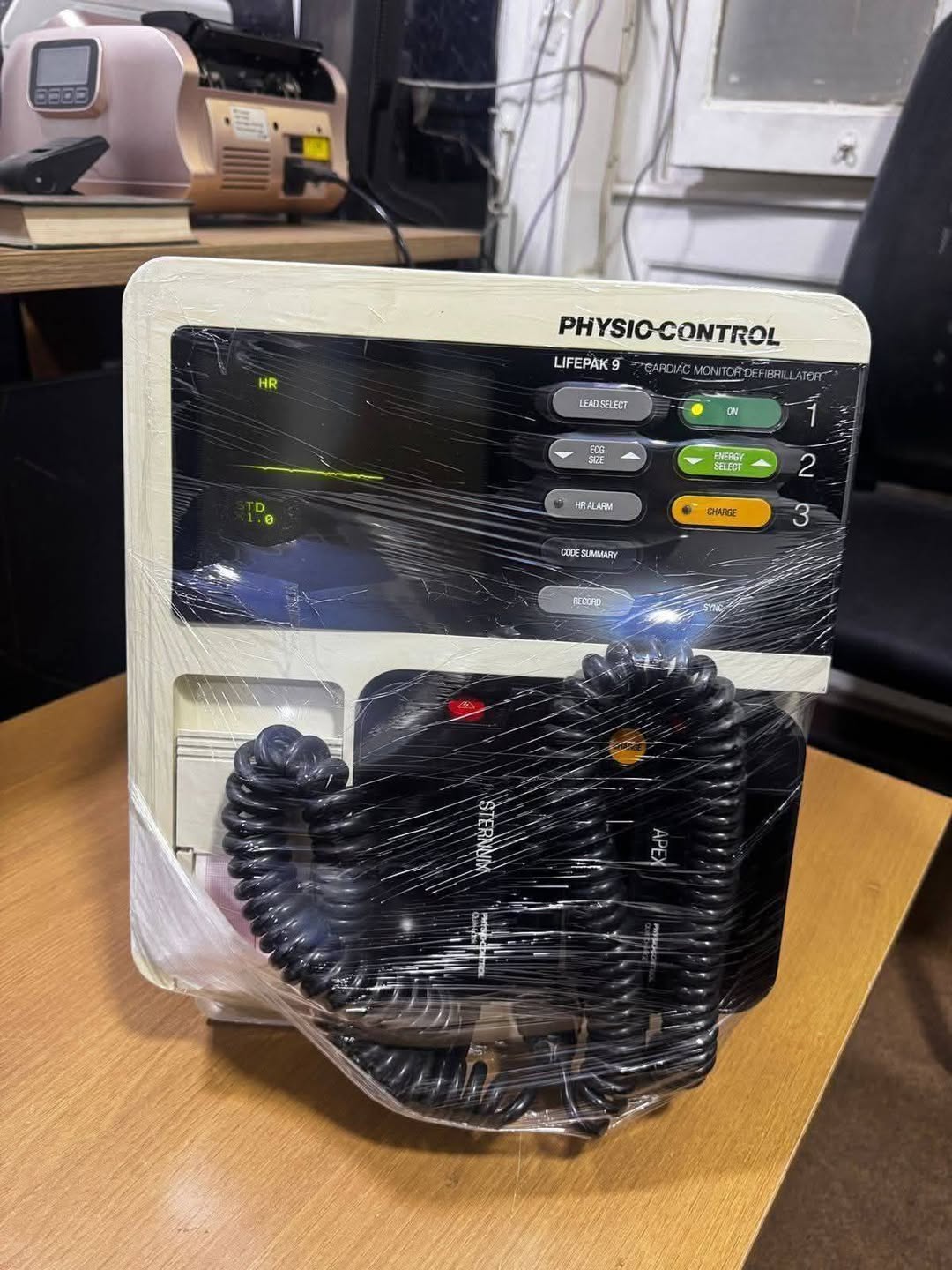 للبيع جهاز صدمات  LIFEPAK 9 – PHYSIO-CONTROL