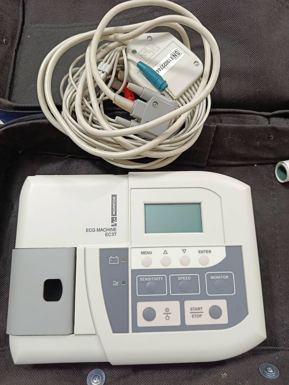 أجهزة رسم قلب ECG للبيع جديد – كسر زيرو – مستعمل بحالة ممتازة — صورة 2 من 5