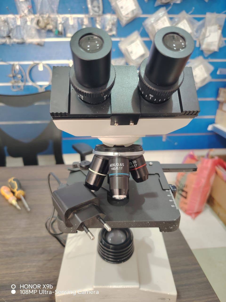 متوفر Microscope 107 — صورة 1 من 3